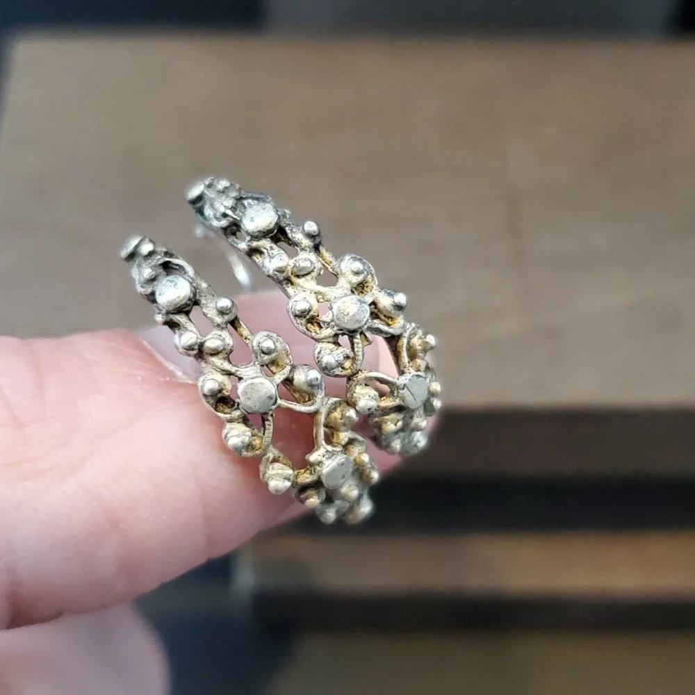 925 Sterling Silver Heavily Tarnished Odd Hoop Style Earrings - Picture 3 of 6